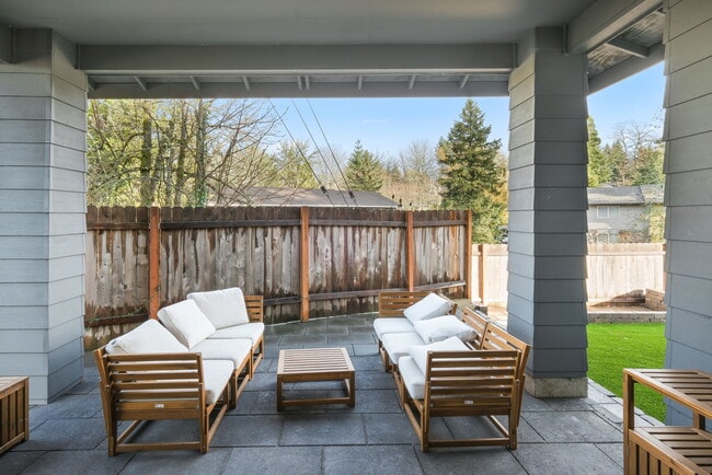 Building Photo - 5891 SW 67th Pl