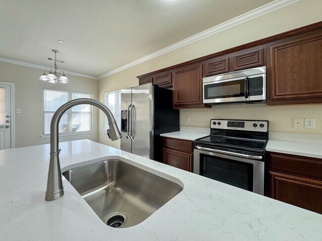 Building Photo - 5500 Dolores!