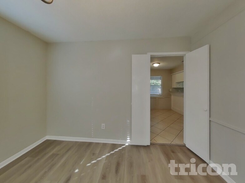 Building Photo - 5711 Kiowa Timbers Dr