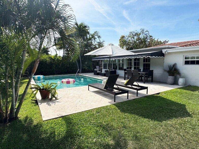 Primary Photo - 360 Alhambra Pl