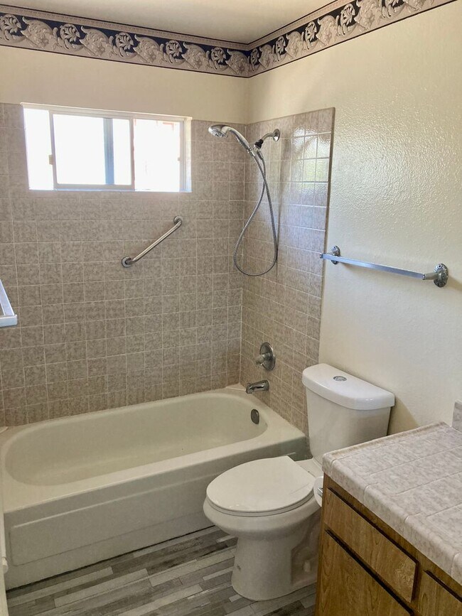 Building Photo - 1 Bed, 1 Bath North Park $500 Move-in Credit