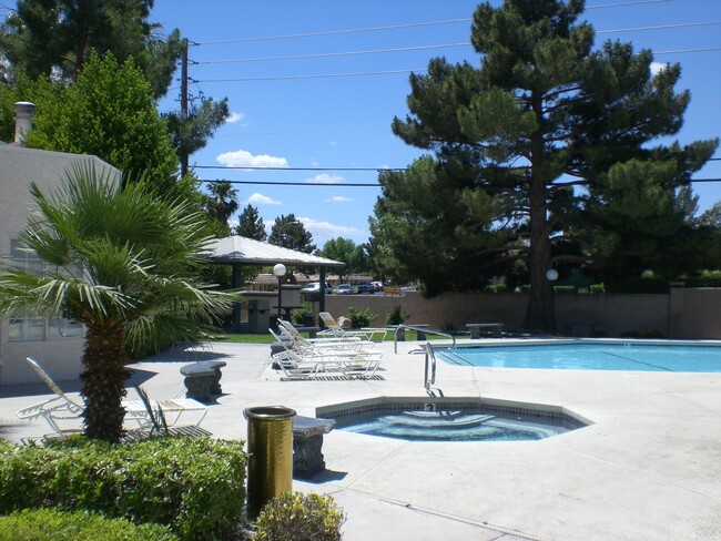 Primary Photo - Two bedroom, one bathroom, third floor con...
