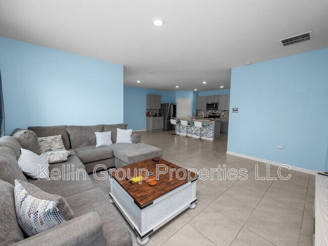Building Photo - 972 Serchio St