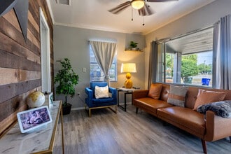 Building Photo - 123 Oconee St