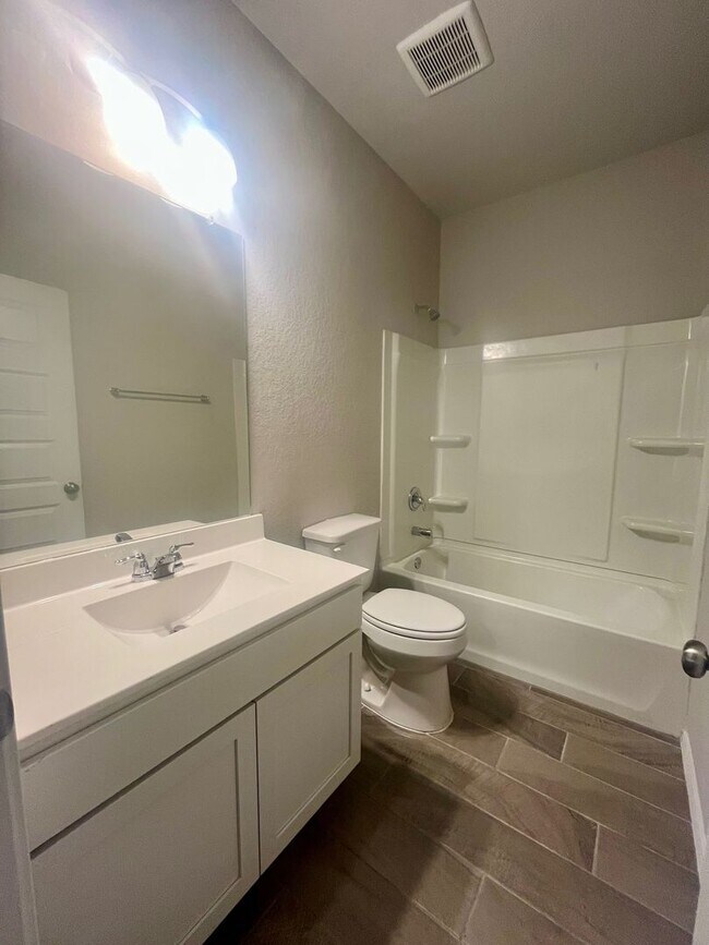 Building Photo - Charming 3/2 conveniently located to Lackland, Toyota, Palo Alto & Texas A&M San Antonio!