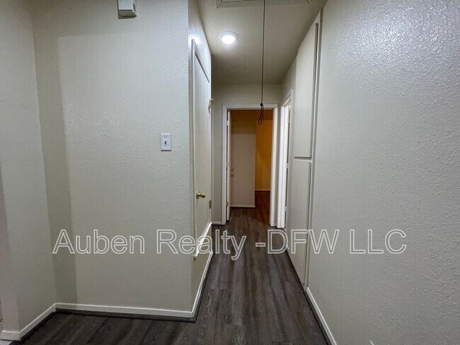 Building Photo - 121 Cambridge Dr