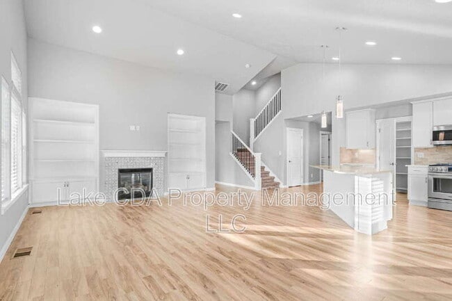 Building Photo - 2892 W Rimbaud Ave