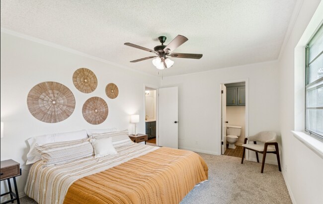 Building Photo - 3 Bed / 2 Bath in Central Tulsa!