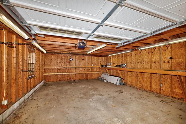 Building Photo - 433 Potomac Dr