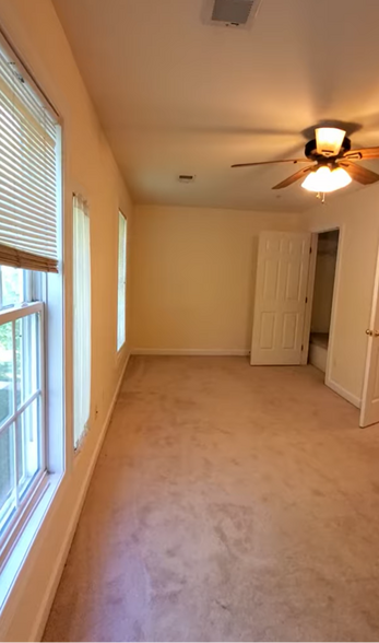 Building Photo - 5806 Pearson Ln