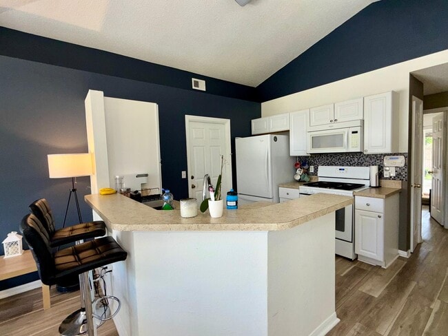Building Photo - 6912 Long Needle Ct
