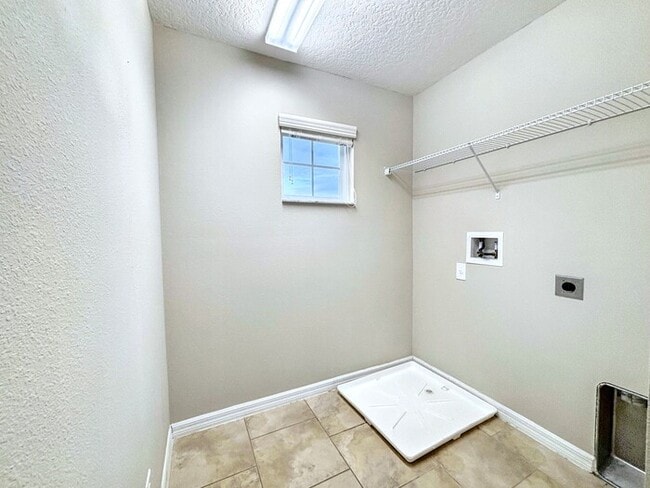 Building Photo - 34408 Alicante Ct