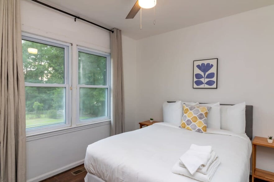 Building Photo - 1529 Brazil Ave