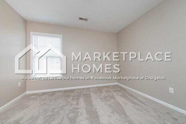 Building Photo - 102 Berwick Ct