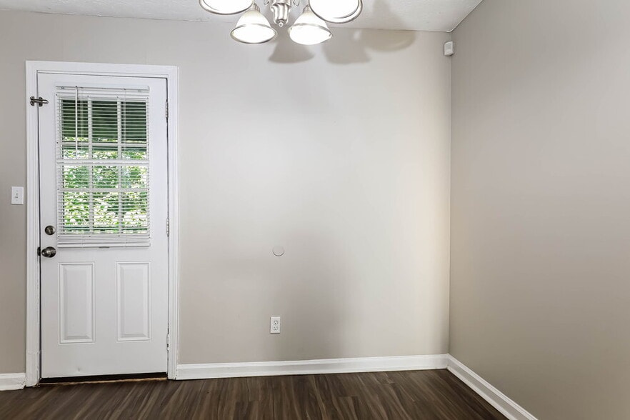 Building Photo - 9179 Fairway Ct