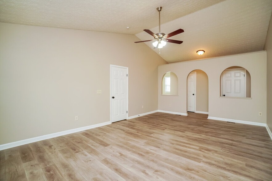 Building Photo - 7927 Oak Valley Rd