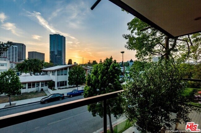 Building Photo - 268 S Lasky Dr