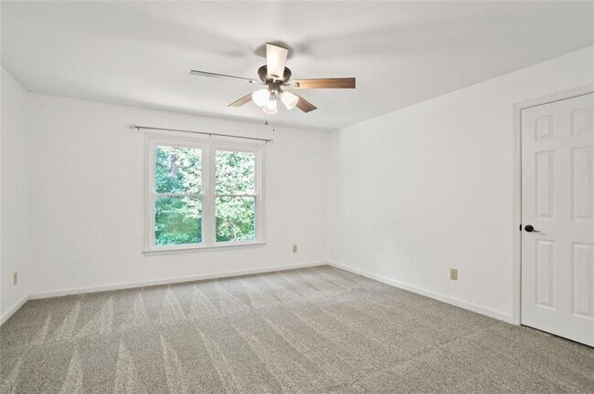 Building Photo - Beautifully Renovated 5-Bedroom, 4-Bath Home on Full Finished Basement!