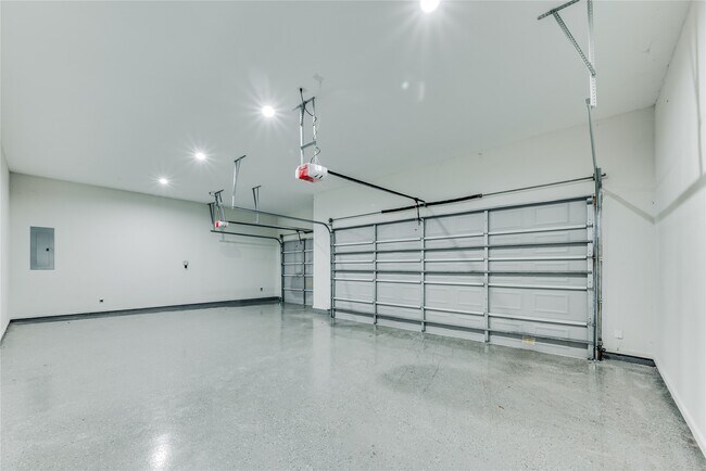 Building Photo - 25126 Scarlett Manor Ct