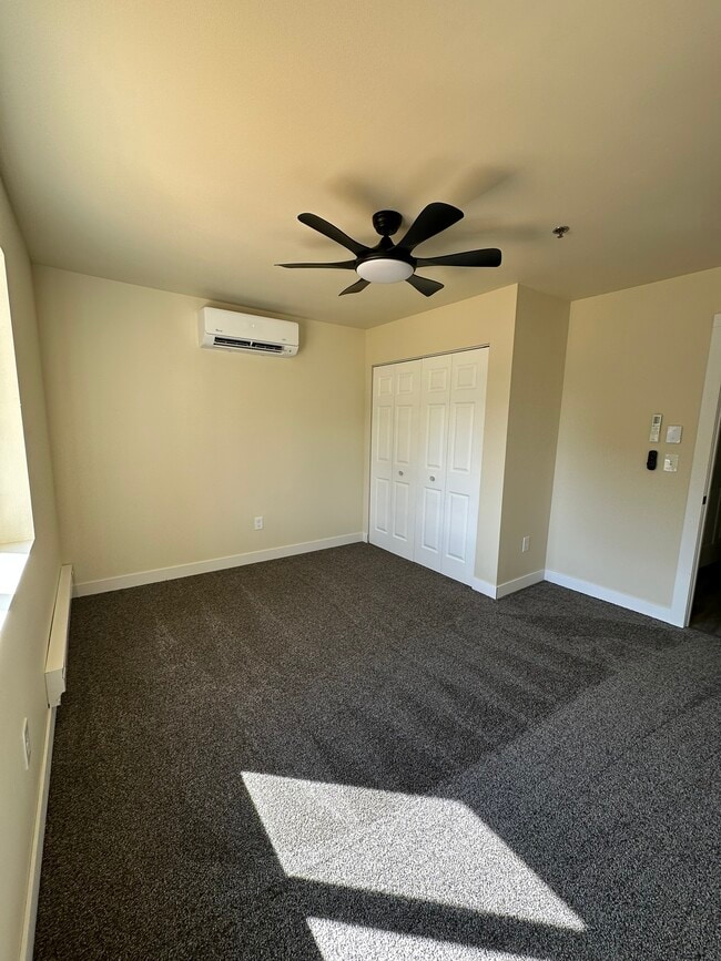 Building Photo - Valley View Estates C