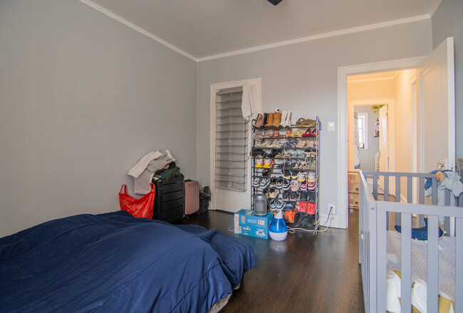 Building Photo - 6456 N Damen Ave