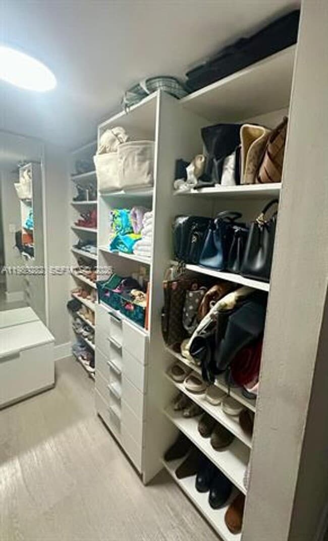 Building Photo - 1811 Sabal Palm Dr