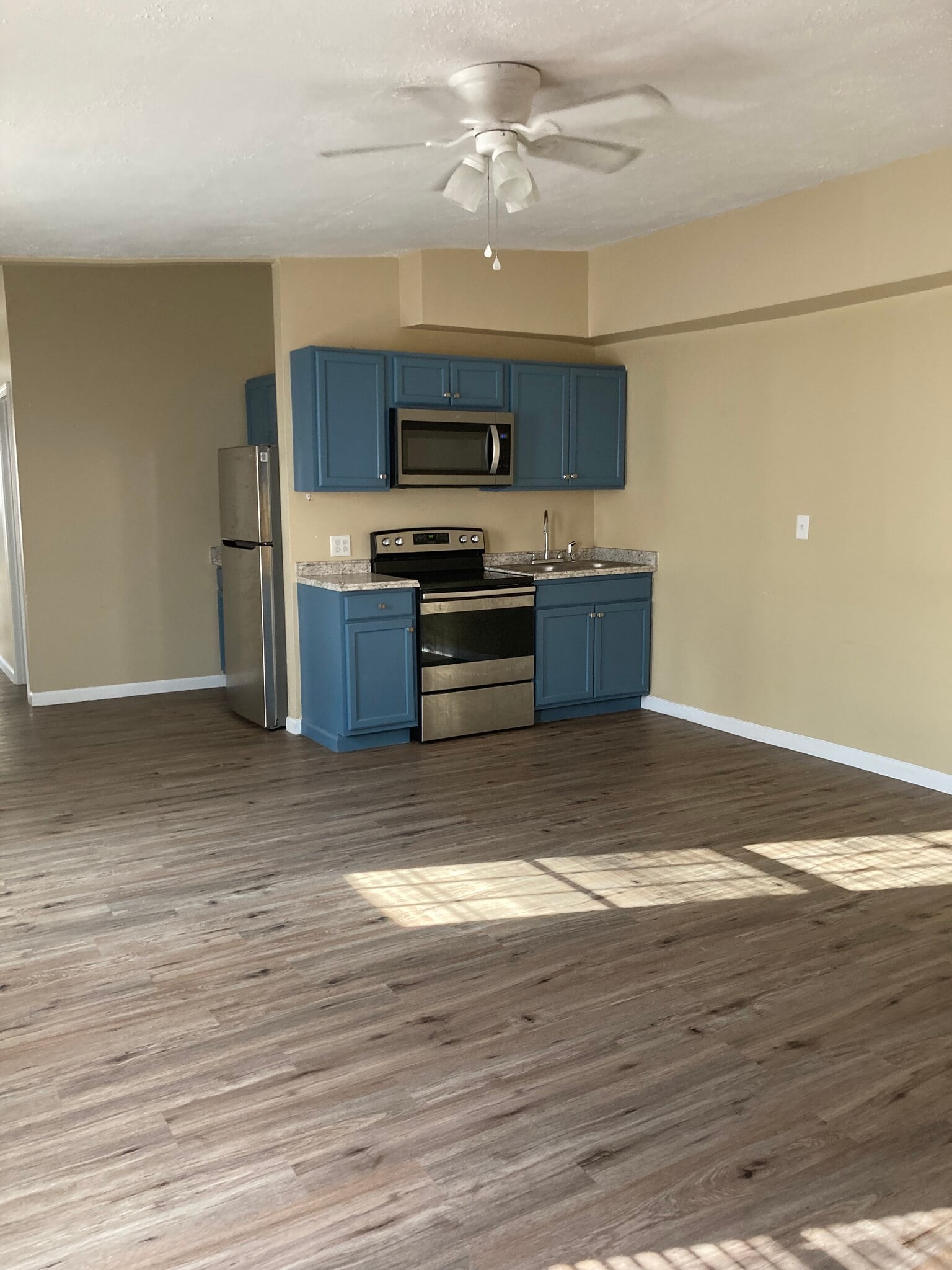 Building Photo - 300 Glade Springs Rd