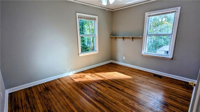 Building Photo - 1312 Kasandra Dr SE