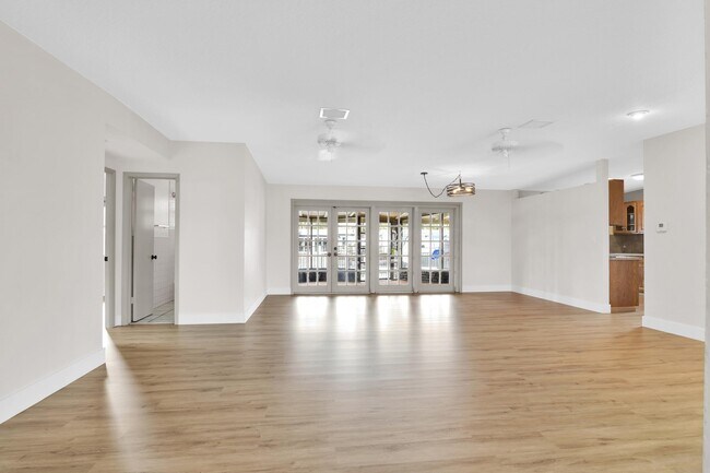 Building Photo - 2431 Key Largo Ln