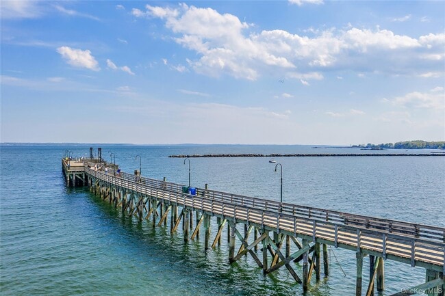 Building Photo - 280 Purchase St