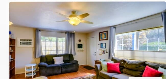 Building Photo - 331 Bonite St