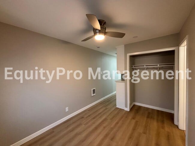 Building Photo - 7041 Pickering Ave