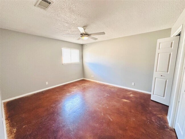 Building Photo - 3424 Willowrun Dr