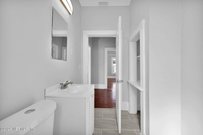 Building Photo - 2517 Orion St