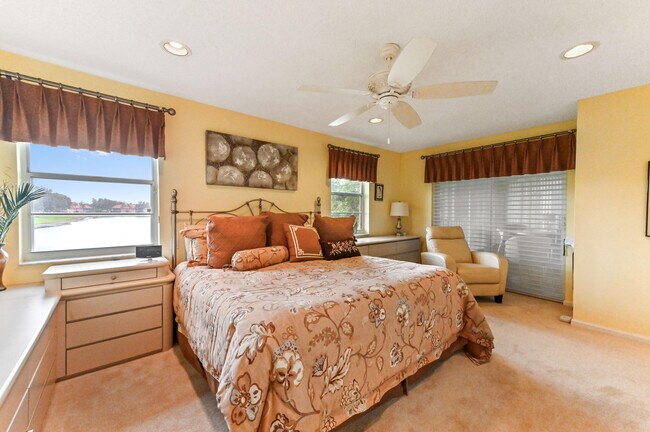 Building Photo - 9553 Shadybrook Dr
