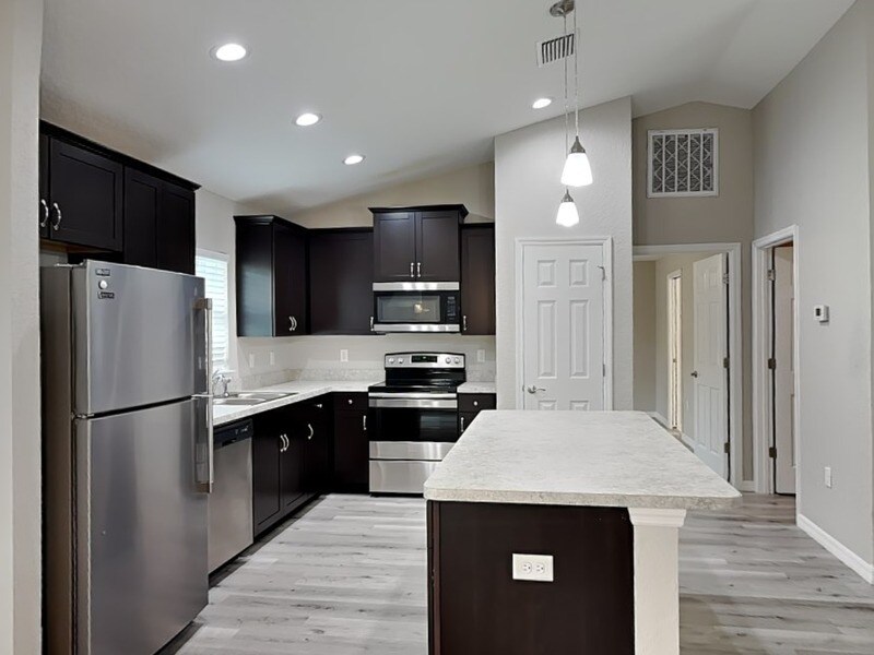 Building Photo - 3099 W Viking Ln