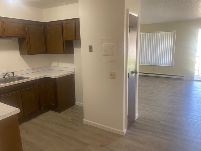 Building Photo - Andre Arms