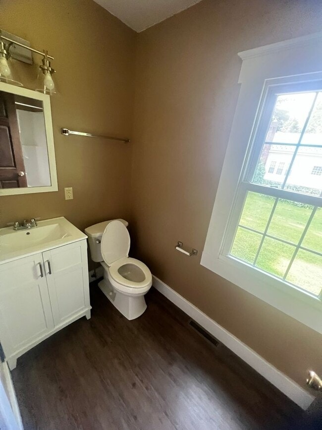 Building Photo - Large Remodeled 4 bed 2 Bath - Girard Pa