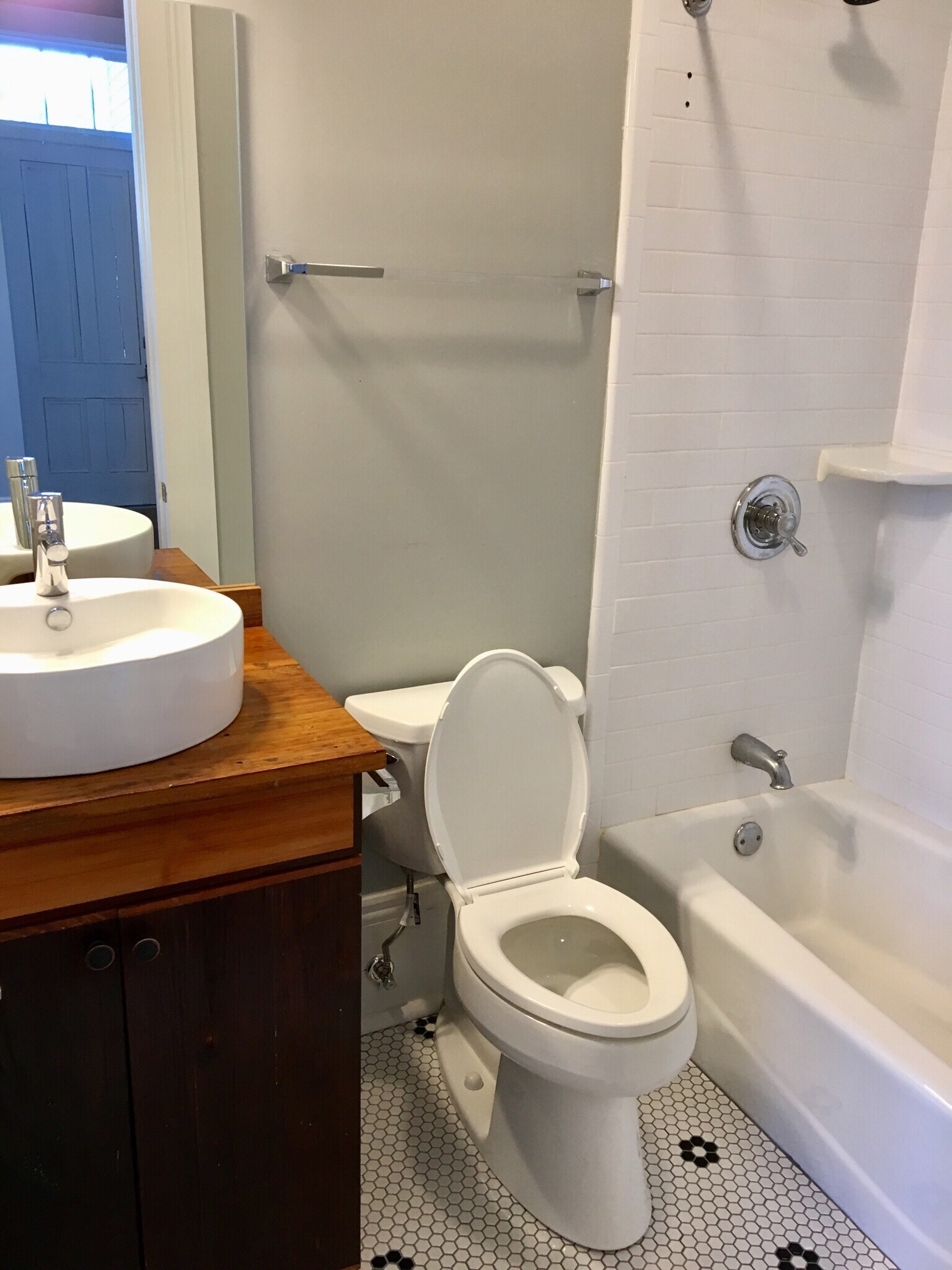 Primary Bathroom - 624 1st St