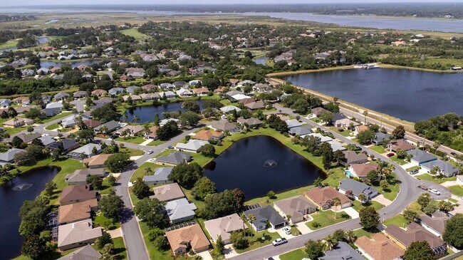 Building Photo - 957 Windward Way