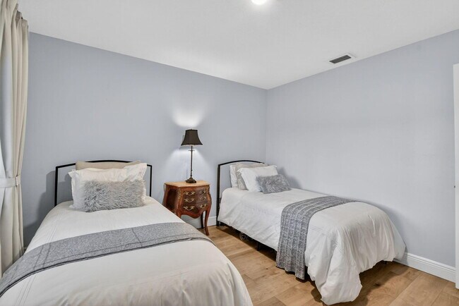 Building Photo - 21650 Juego Cir