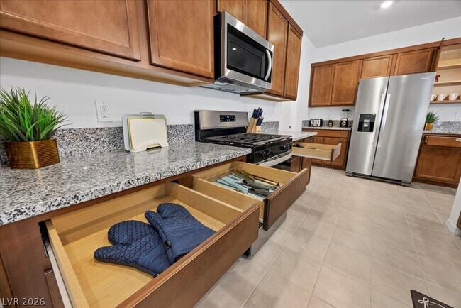 Building Photo - 7411 Legacy Pt St