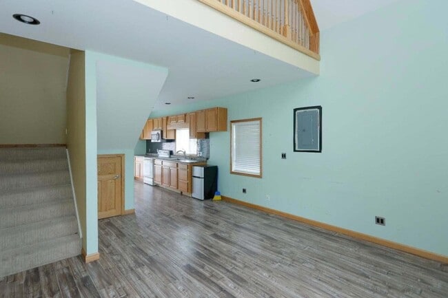 Building Photo - 935 Woodland Beach