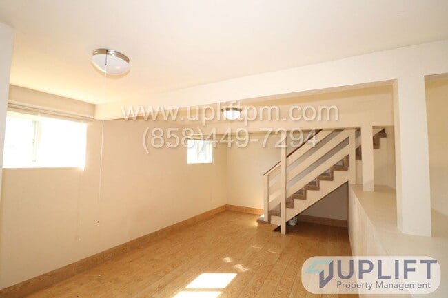 Building Photo - 950 B St