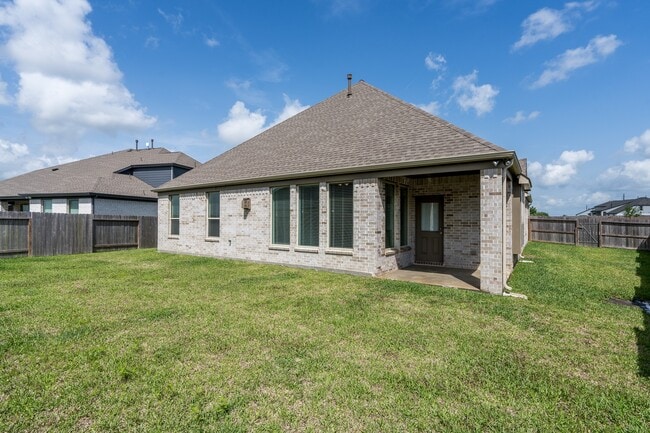 Building Photo - 204 Upland Dr