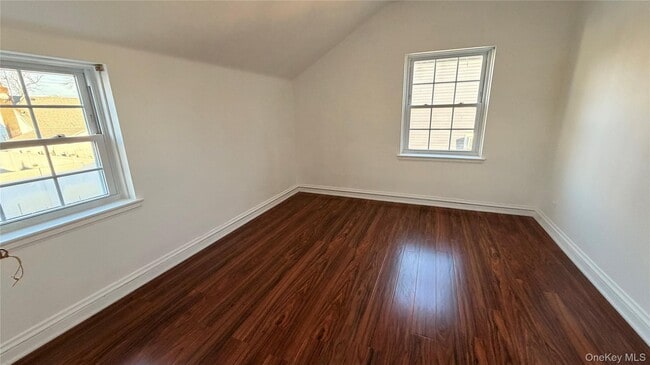 Building Photo - 185 Weir St