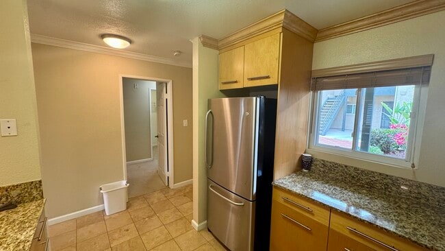 Building Photo - 7425 Charmant Dr