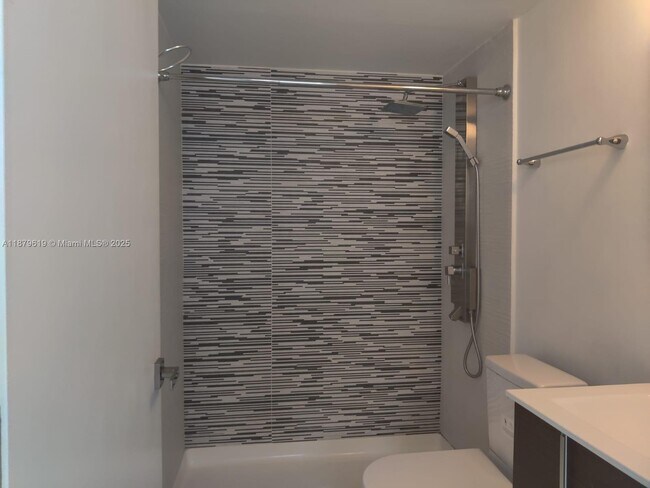 Building Photo - 740 Meridian Ave