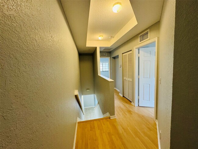 Building Photo - 4219 Vineyard Cir