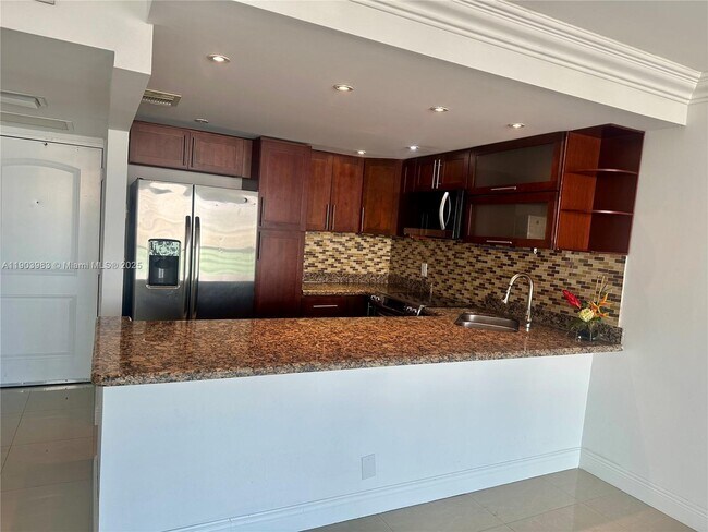 Building Photo - 100 Bayview Dr